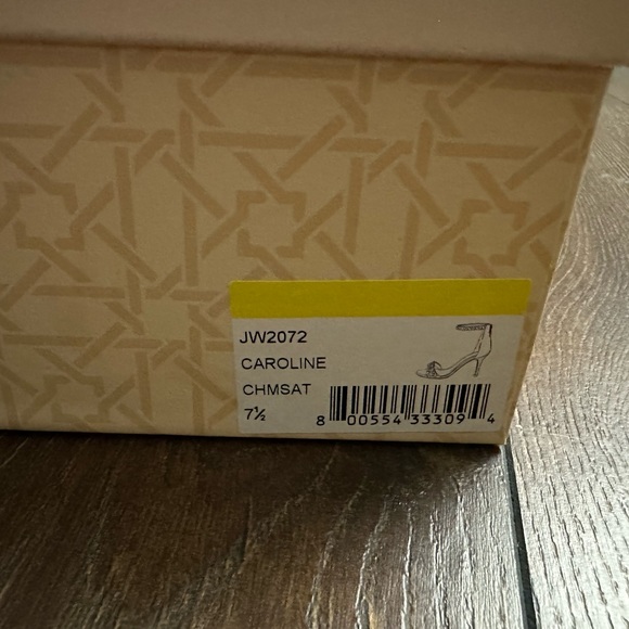 Jewel Badgley Mischka Heels - Picture 4 of 4